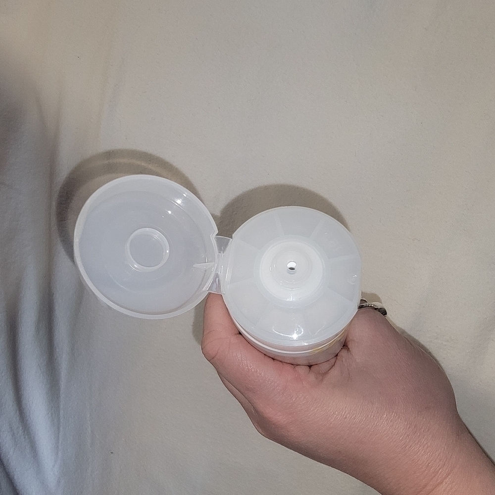 NWOT Honest Face And Body Lotion - Picture 5 of 5